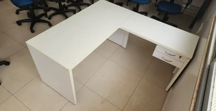 MESA EM L ESCRITÓRIO// HOME OFFICE