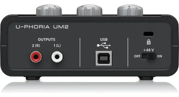 Interface de áudio Behringer U-Phoria UM2 preta