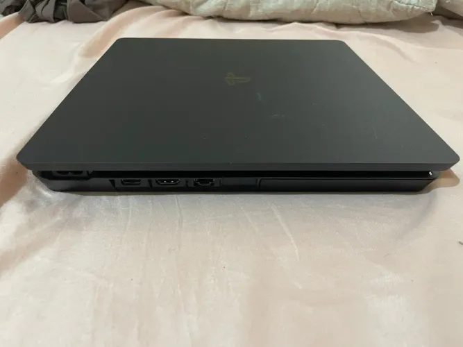 PS4 1T(aceito cartão por aproximação )