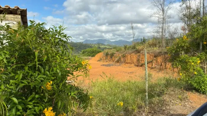 Chácara aproximadamente 850m² no inicio de Cava Grande