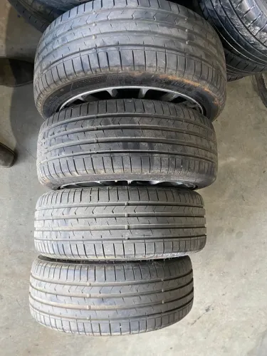 Pneus 225/45r18 marca itaro do rodou 100km zeros