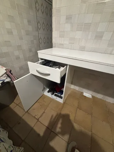 Escrivaninha Branca 1,20m - Compacta e Funcional