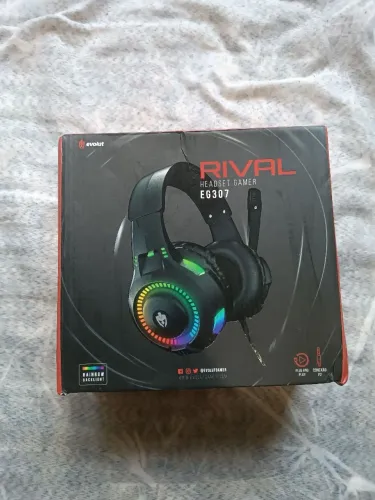 Headset Gamer com RGB e Microfone