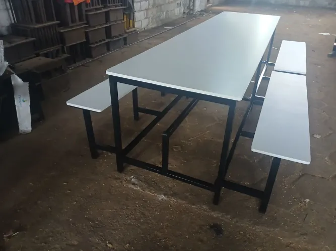 Mesa refeitório industrial,3.m x 80 cm x 80 cm alt.4 bancos retratil, nova, até 12 pessoas