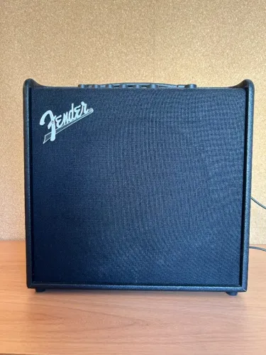 Fender Mustang LT50 50W + Footswitch MS4