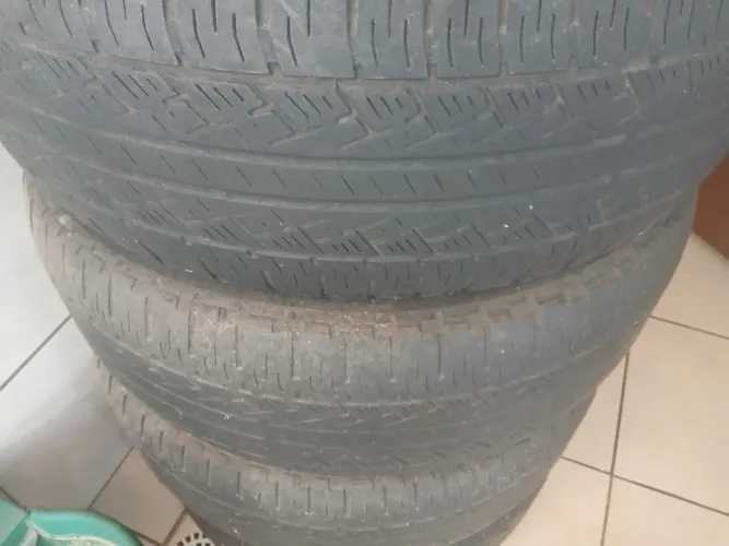 04 pneus meia vida pirelli 265/70/16