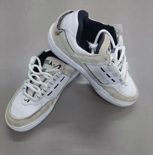 Tenis