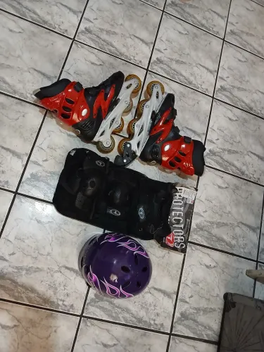 Patins Semi Novo e Acessórios