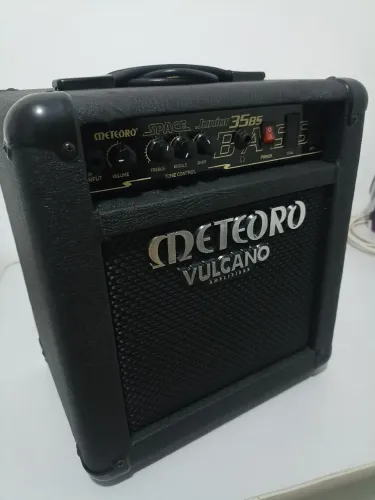 Caixa Amplificada Meteoro Vulcano Space Junior 35BS para Contrabaixo - Ótimo Estado