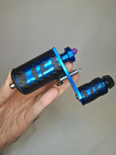 Kit Máquina De Tatuagem X13 com Fonte, Pedal, Groomets, Elásticos e Peles Artificiais