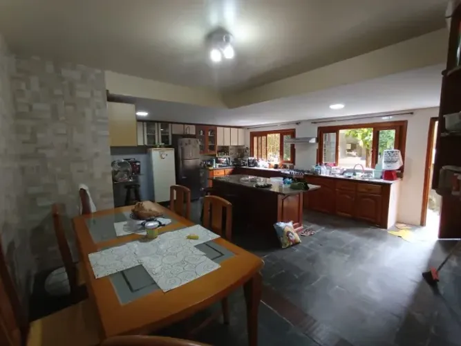 Vendo Casa estilo Mansão no Parque das Laranjeiras