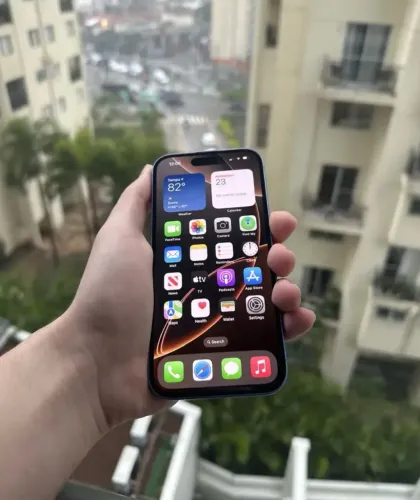 iPhone 16