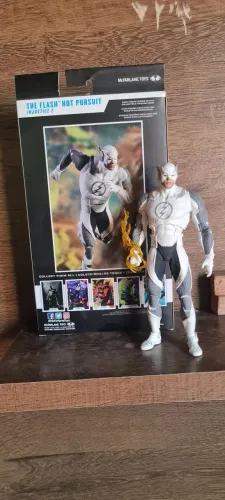 Flash injustice Mcfarlane