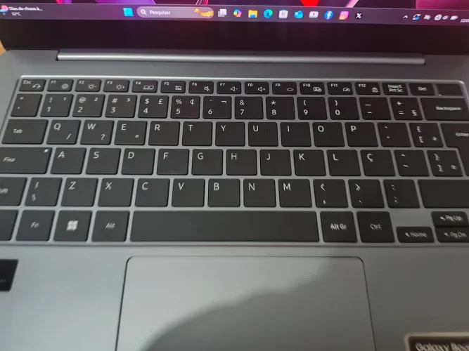 Vende-se notebook Samsung Galaxy 4 PRO