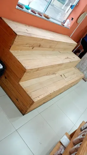 Bancada expositora de Pinus super resistente 2,30X1,10X0,70Me