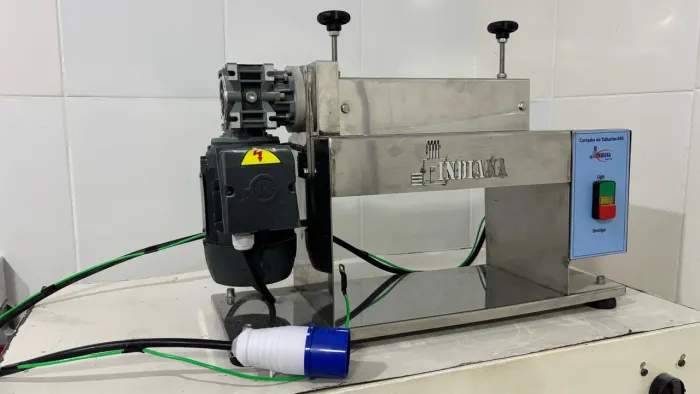 Vende- se máquina de corte para talharim
