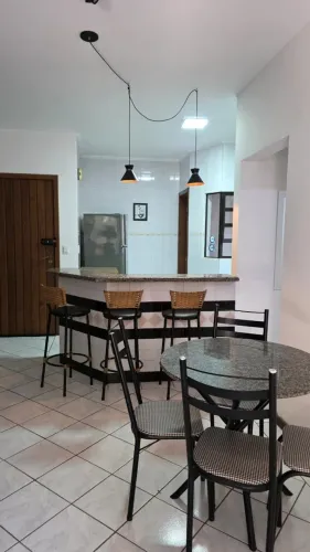 Aluguel anual/apartamento em Jurerê, com 2 quartos