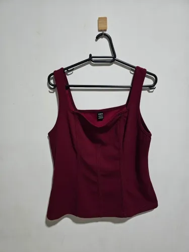 Top Shein Vinho P usado