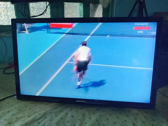 TV de 23 polegada pouco tempo de uso