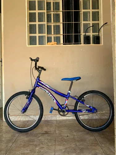 Vendo Bicicleta Houston aro 20.