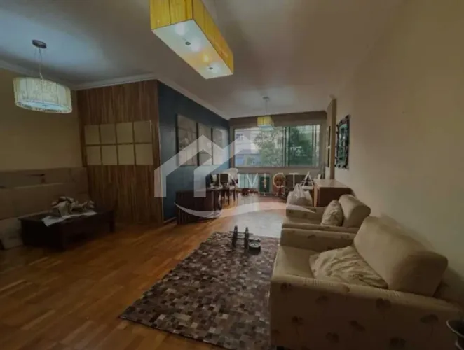 Belíssimo apartamento de 4 quartos em rua nobre com vaga na escritura!