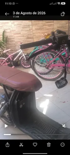 Scooter com coisa a fazer