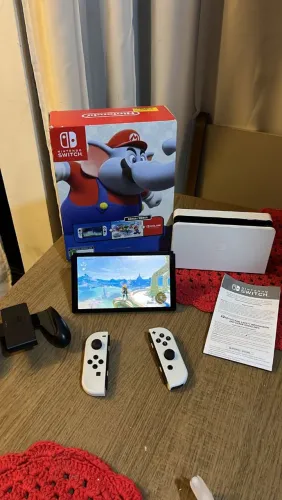 Switch OLED edição Mario Wonder com jogos originais