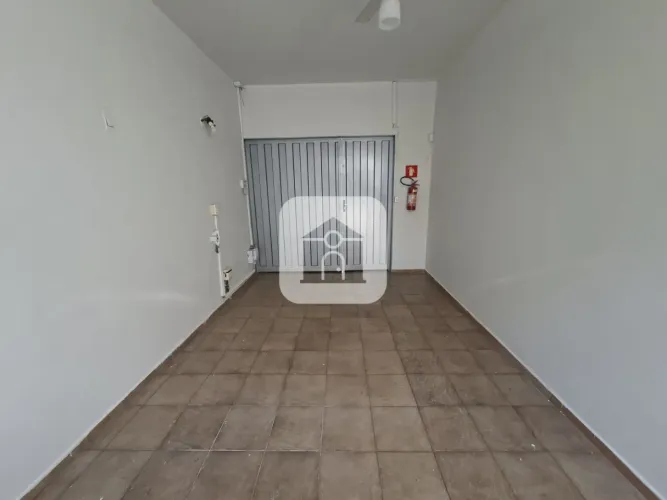 Casa comercial para locação no bairro Daniel Fonseca