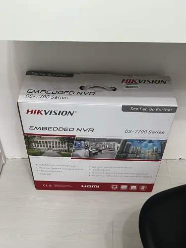 NVR hikvision DS7700