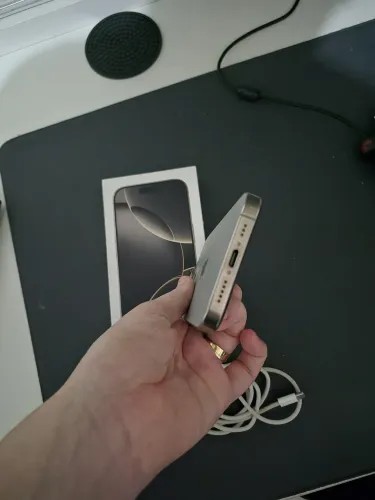 iPhone 16 Pro, Natural Titanium, 256GB