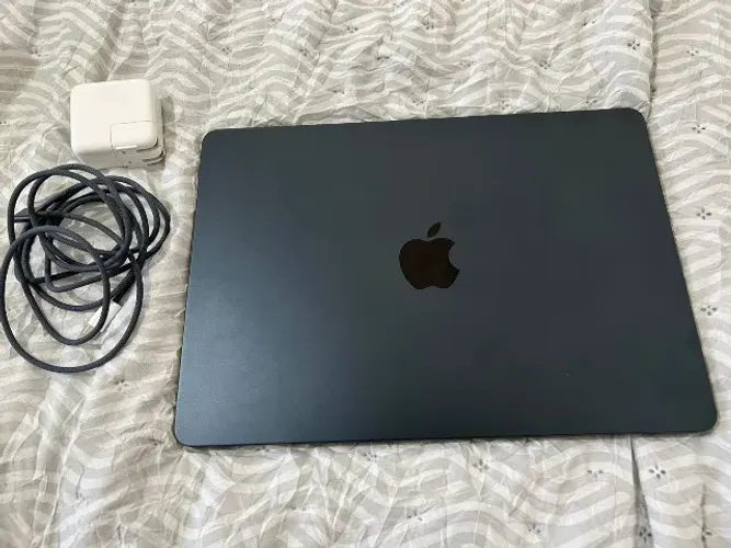 Macbook air m2 16gb