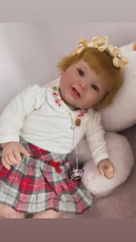 Linda bebe reborn grande realista menina