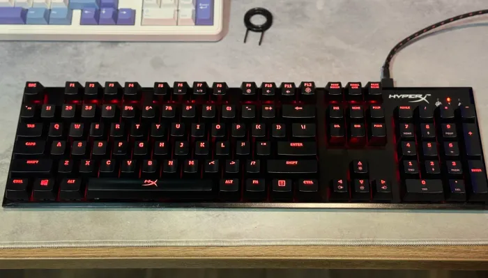 Teclado HyperX Alloy FPS Mecânico Cherry MX Red - usado