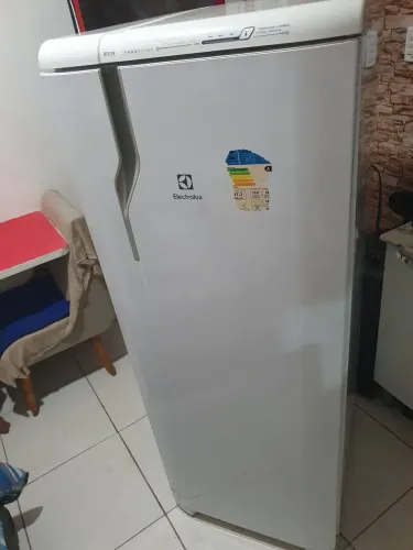 Geladeira Electrolux RFE39