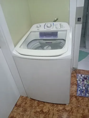 MÁQUINA DE LAVAR ROUPA ELETROLUZ 16 KG FUNCIONA