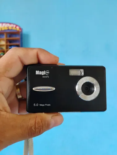 Camera digital magic 5 mp DC575
