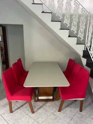 Mesa de jantar com 6 cadeiras 