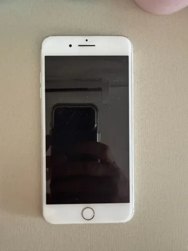 iPhone 7 Plus, funciona normalmente mas não baixa Instagran! Oportunidade retirar peças!!