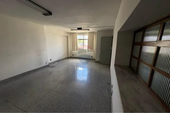 OPORTUNIDADE IMPERDÍVEL  SALAS COMERCIAIS NO BARRO PRETO!