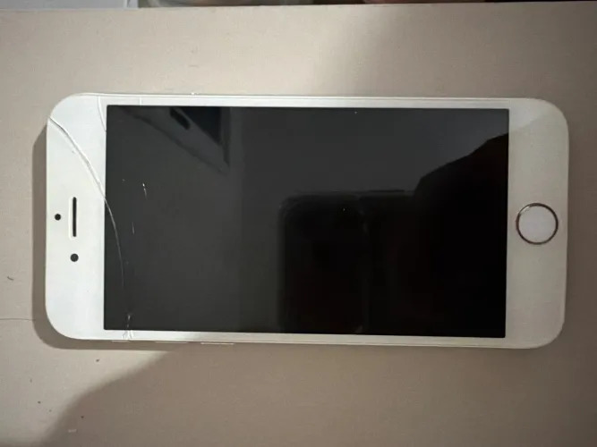 iPhone 13 para retirada de peças