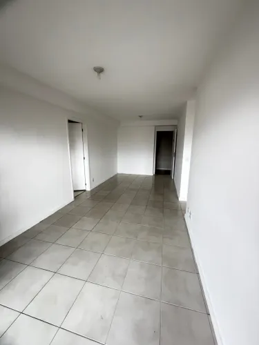 Apartamento à venda na Avenida dos Mananciais, Taquara, Rio de Janeiro - RJ