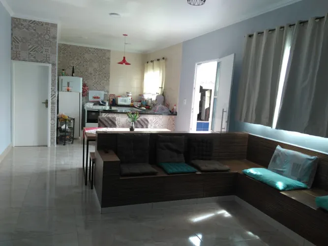 Alugo casa em Ilha comprida(Não alugo mensal)