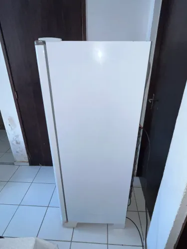 Vende-se geladeira