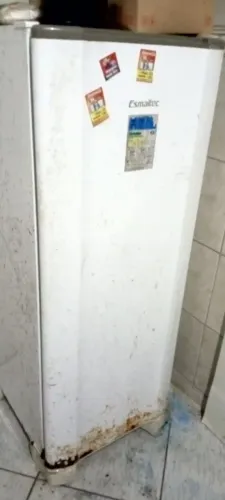Vendo uma geladeira consul em ótimas condições de uso , só falta lava ,devido a mudanca