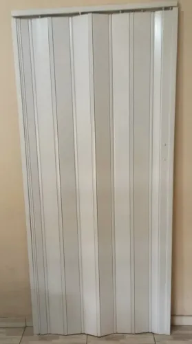 Porta Sanfonada Branca Medindo 92x210cm de PVC