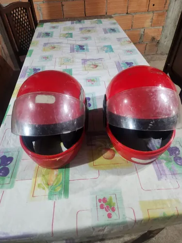 Vendo capacetes