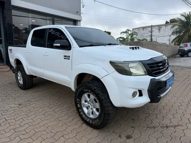 Toyota Hilux CD SRV D4-d 4X4 3.0 TDI Diesel AUT 2013