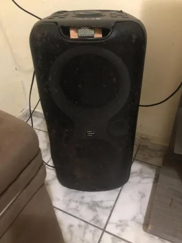 Vendo caixa da marca pulse. Conexões: Bluetooth, USB P2