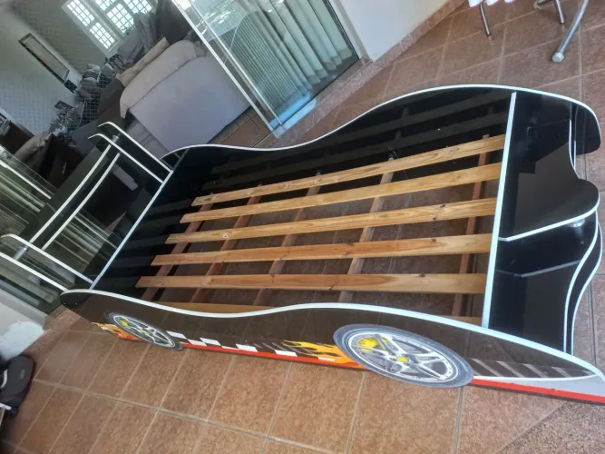 Cama Hot Wheels tamanho adulto