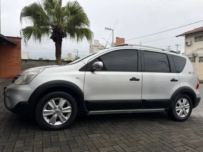 Nissan Livina X-gear Sl/X-gear 1.8 Flex F. Aut. 2013